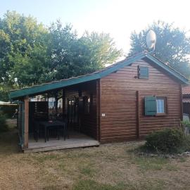 Chalet calme et agréable, hotel a Parentis-en-Born