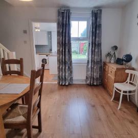 Entire House With Garden & Parking Nr Ashford Int, hotel in Ashford
