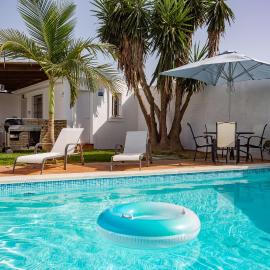 Villa las Raices, hotel in Sanlúcar de Barrameda