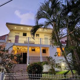 Villa Marilou - Les pieds dans l'eau, Hotel in Fond Fleury