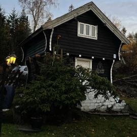 Stabbur Steinbekken, back to basic primitive overnight, no shower, shared toilet, hotel di Eidsvoll