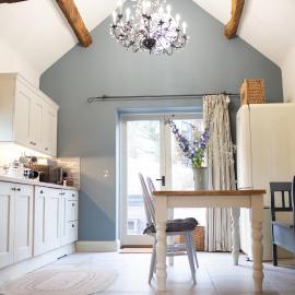 The Forge - Beautiful Contemporary Barn - Hot Tub, hotel in Bridgnorth