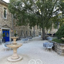 Logis Hôtel Restaurant Le Domaine de l'Eau Vive，拉讓提耶爾的飯店