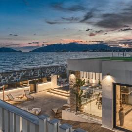 Villa V Beach Villa, All Inclusive Board, by ZanteWize