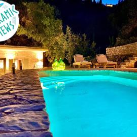 Villa Eva Agni with private pool by DadoVillas โรงแรมในAgní