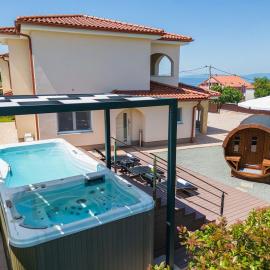 Holiday house SEA & SUN RESIDENCE, viešbutis mieste Rasopasno