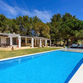 Villa Jazmin, hotel in Sant Llorenç de Balafia
