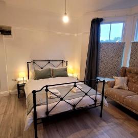 Sunnyside Studio Apartment, hotel i Llandrindod Wells