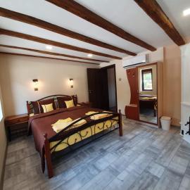 Стаи за гости Елеганс, hotel v mestu Elena