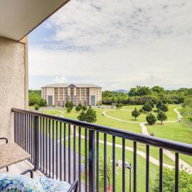 Steps to Parkway! Pigeon Forge Condo + Pool Access