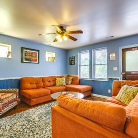 Downtown Hermann Vacation Home Near Wineries!，赫曼的飯店