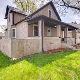 Pet-Friendly Davenport Home - Near Casino & Golf, hotel a Davenport