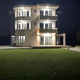 Hamptons Village Apartments Ada Bojana