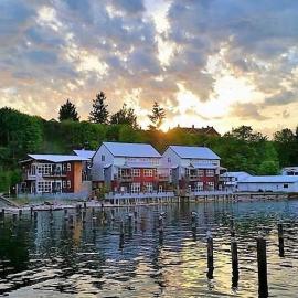 BOATYARRD Inn # 9, hotel em Langley