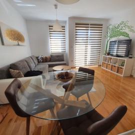Sunny home in Mostar with a garage!