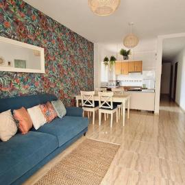 Tropical Apartment - Heated Pool, hotel in Palm-Mar