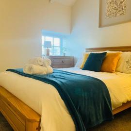 Charming Brecon Beacons Cottage with Parking, готель у місті Gilwern