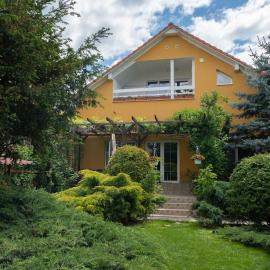 Charming two bedrooms apartment