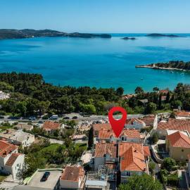 Apartments with parking space Mlini, Dubrovnik - 8566, hôtel à Mlini