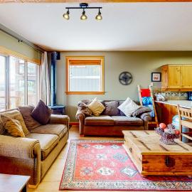 Snow Leopard's Retreat, hotel en Big White