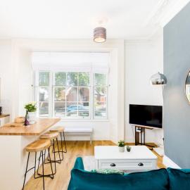 Central Leamington Spa 2 Bed Flat with Parking - Pass the Keys
