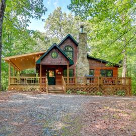 Mineral Bluff Cabin: Hot Tub, Pets, & Peace, hotel in Mineral Bluff
