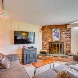 Ski-In/Ski-Out Bromley Mtn Condo: Wood Fireplace!