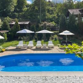 Viesnīca CASA DRENCOVA SRL pilsētā Berzaska