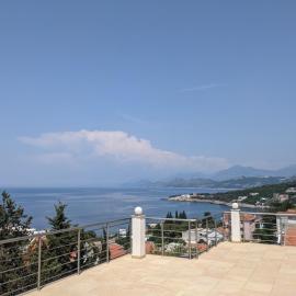 Serene Sea View Apartments in Utjeha, hotel a Utjeha