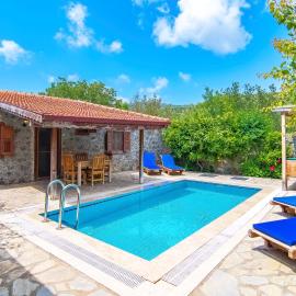 tek katlı havuzu korunaklı villa, hotel Kınalı városában