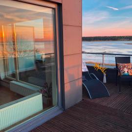 Haapsalu में, होटल Sunset Dream Apartment with a panoramic seaview
