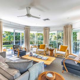 Celeste, 26 Bonito Street - Tranquil, Stylish & Pet friendly, ξενοδοχείο σε Corlette