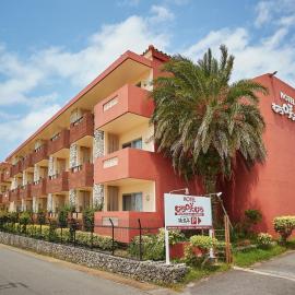 Hotel Murasakimura, hotel a Yomitan