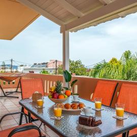 Armeria Apartments, hotel a Daratso