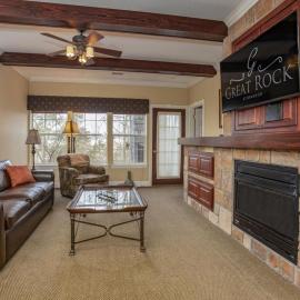 Branson's Great Rock Retreat, hotel Bransonban