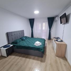 Garsoniera Luxury Lorena, viešbutis mieste Piteštis
