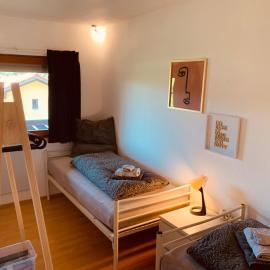 FELIX LIVING 6, Monteurwohnung, 3 Zimmer, getrennte Betten, Balkon, Parkplatz, ξενοδοχείο σε Salzweg