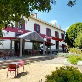 Logis hôtels Auberge du Château, hotel Saint-Rémy-de-Blot városában