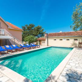 Awesome Home In Sveti Filip I Jakov With Wifi