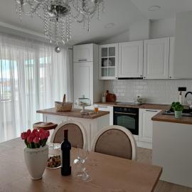 SPLIT VIEW 2 Bedrooms LUXURY APARTMAN 90 m2, Hotel in Klis