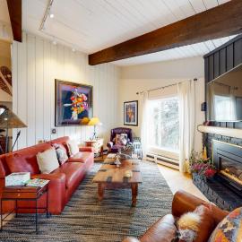 Peaceful Woodbridge Hideaway