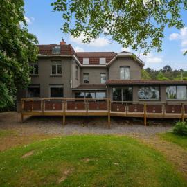 Spacious Villa Near Barvaux, отель в городе Барво