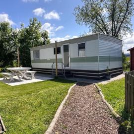 Retro Stacaravans, hotel in Warmond