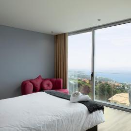 King´s View (Heated Pool and Sea View), hotel in Estreito da Calheta