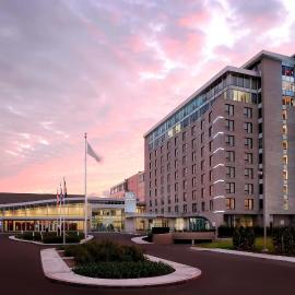 Four Points by Sheraton Lévis Convention Centre، فندق في ليفيس