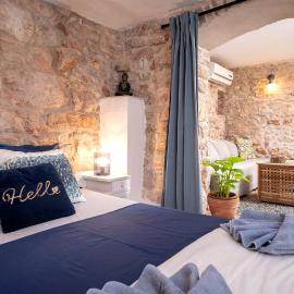 Heritage Stone House Retreat -Free parking