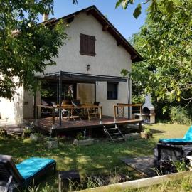 Maison proche embrun, viešbutis mieste Baratier