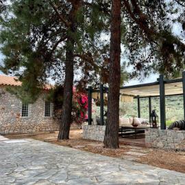 Hermione Hills Luxury Cottage by Goutos Luxury Living