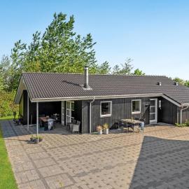 Three-Bedroom Holiday Home In Tarm