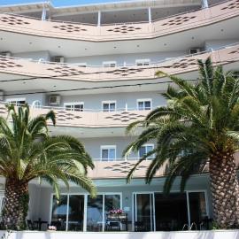 Hotel Cariatis, מלון בנאה קאליקראטיה